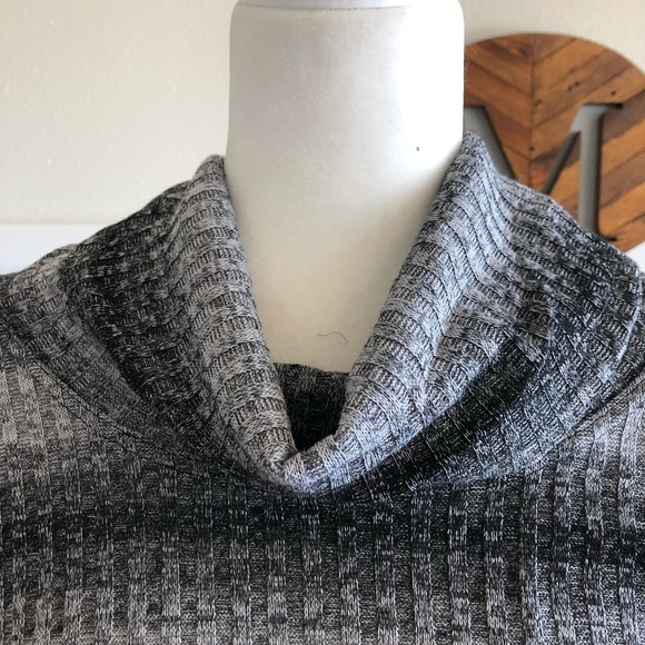 NWT Cowel Neck Long Sleeve - Picture 5 of 5